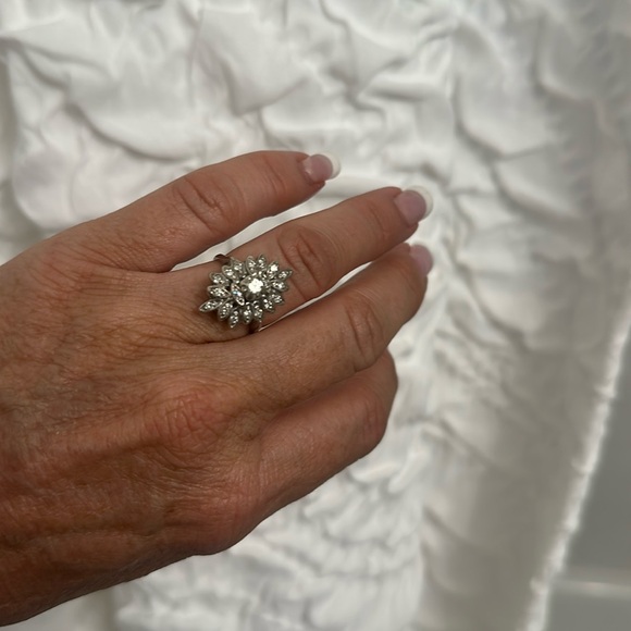 Beautiful vintage cluster cocktail ring 14 karat white gold, 1/2 k total diamond - Picture 13 of 14